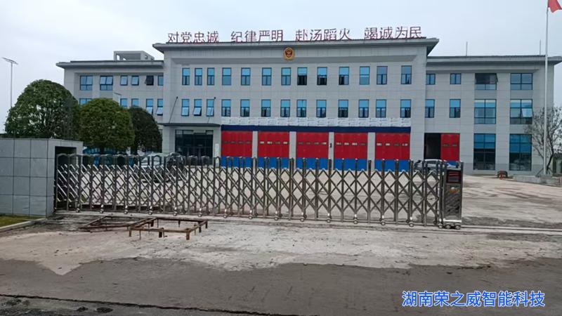 18.8米不锈钢电动伸缩门-湖南荣之威长沙厂家安装